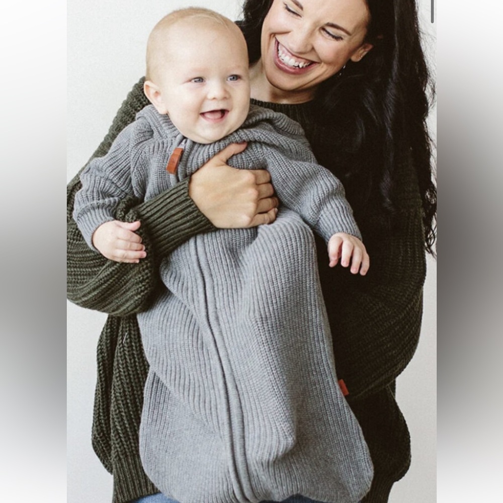 Goumi knit wearable stroller blanket